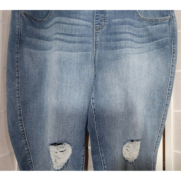 Torrid Lean Jean Skinny Super Stretch Denim Pull On Mid-Rise Jean Plus Size: 2R - Picture 6 of 9